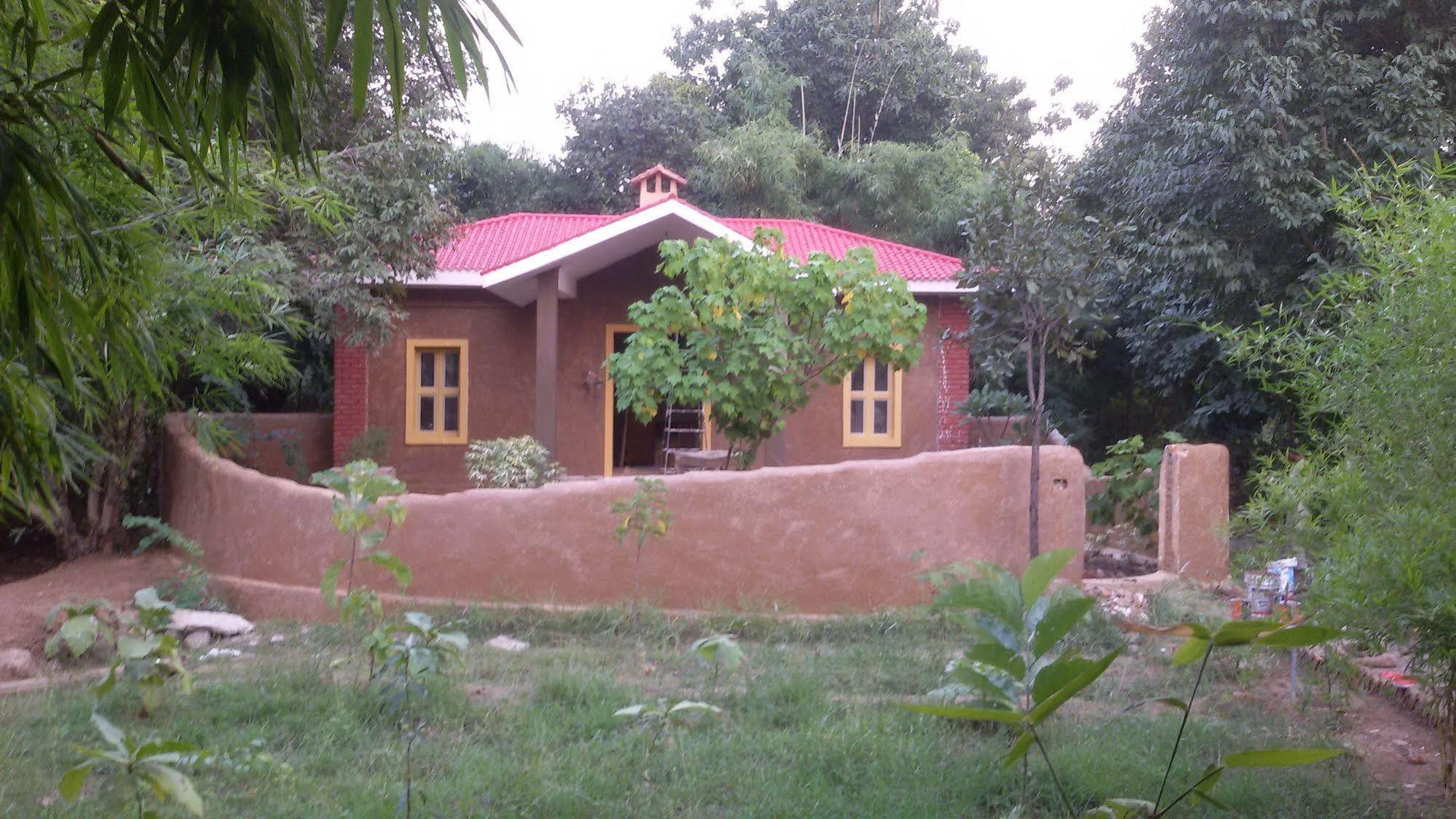 Lemon Tree Wildlife Resort, Bandhavgarh Tāla Εξωτερικό φωτογραφία